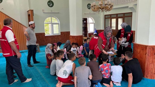 Türk Kızılay Vezirköprü Şubesi’nden Yaz Kur’an Kurslarına Ziyaret