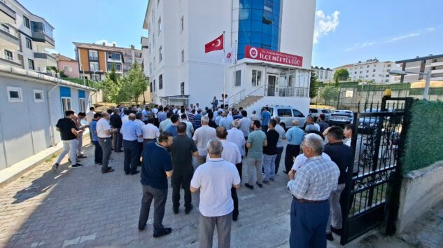 VEZİRKÖPRÜ İLÇE MÜFTÜSÜ NACİ YALÇINKAYA DİN GÖREVLİLERİ TARAFINDAN UĞURLANDI.