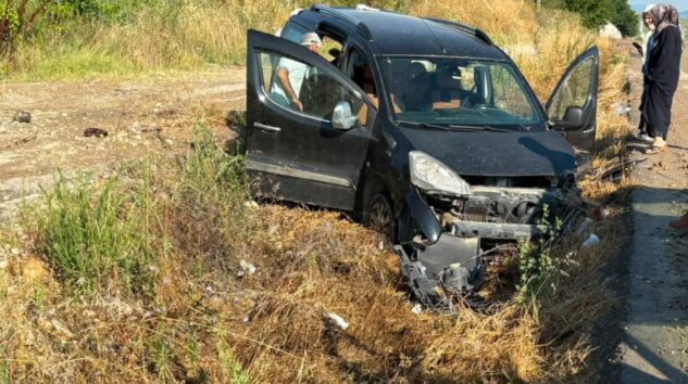 Hafif ticari araç takla attı! 2’si Çocuk 5 Yaralı