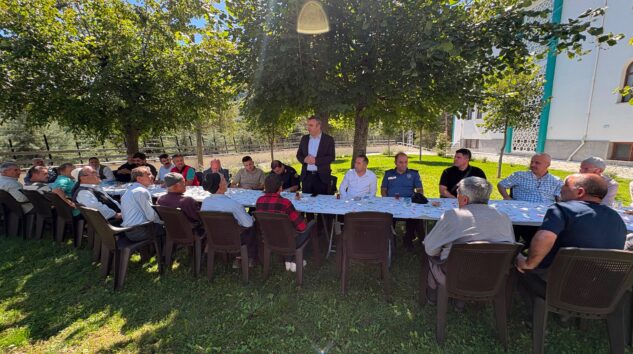 Vatandaşın talepleri yerinde dinleniyor