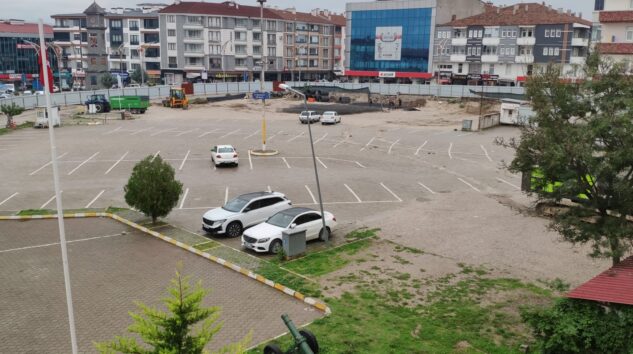 Trafik ve otopark sorunu büyüyor