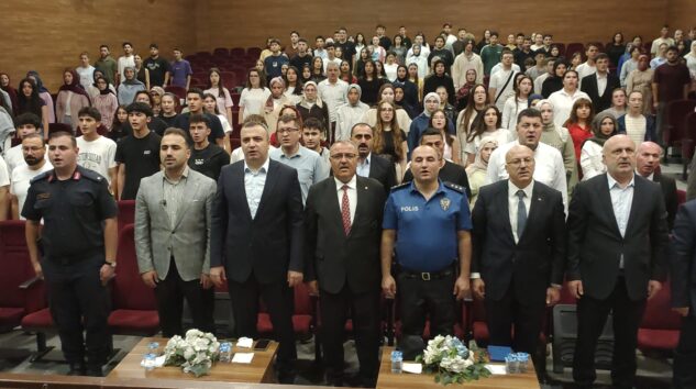 İlçe protokolü YKS’yi kazanan gençlerle buluştu