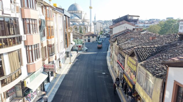 Vezirköprü’de sıcak asfalt çalışmaları başladı