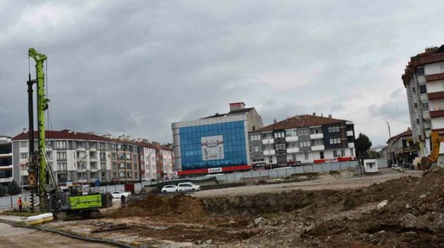 Otopark ve Meydan Projesinde çalışmalar başladı