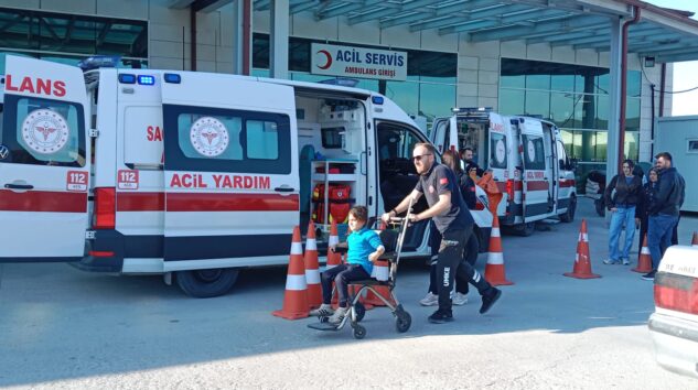 9 Öğrenci Hastaneye Kaldırıldı